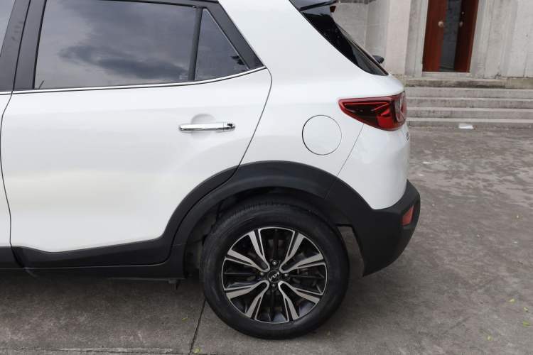 Used Kia kx1 Stonic 2021 1.4L CVT Fun & Sunroof Model Exterior 7