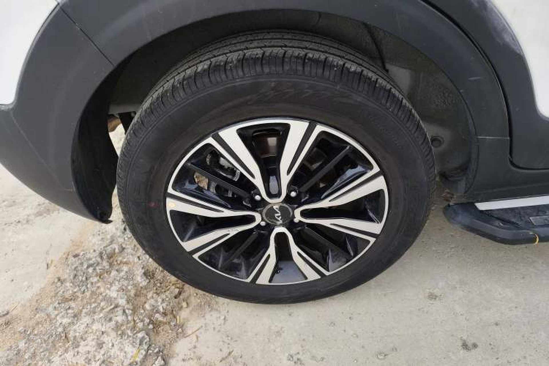 Used Kia kx1 Stonic 2021 1.4L CVT Fun Edition Exterior 8