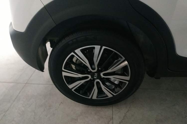 Used Kia kx1 Stonic 2021 1.4L CVT Fun & Sunroof Model Exterior 8