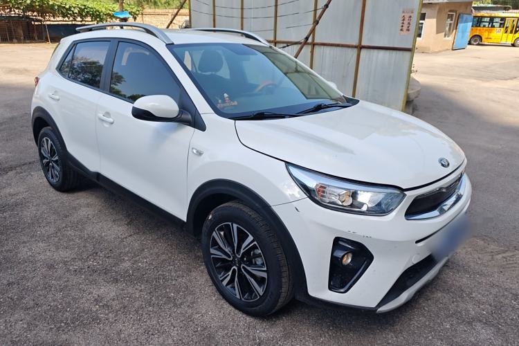 Used Kia kx1 Stonic 2021 1.4L Manual Fun Edition Front Right 45 Deg
