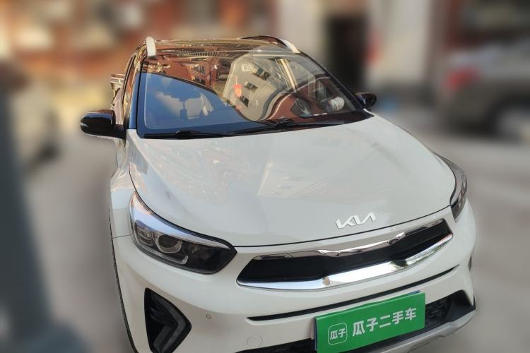 Used Kia kx1 Stonic 2021 1.4L CVT Fun & Sunroof Model Front Right 45 Deg
