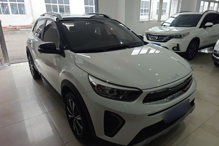 Used Kia kx1 Stonic 2021 1.4L CVT Fun & Sunroof Model Front Right 45 Deg