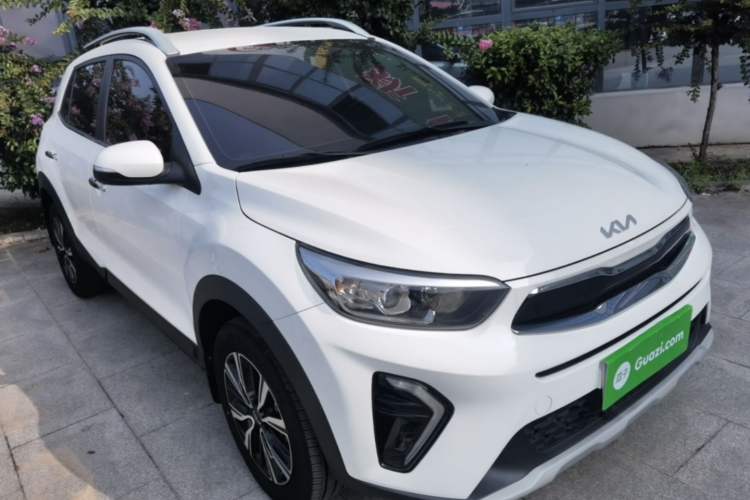 Used Kia kx1 Stonic 2021 1.4L CVT Fun Edition Front Right 45 Deg