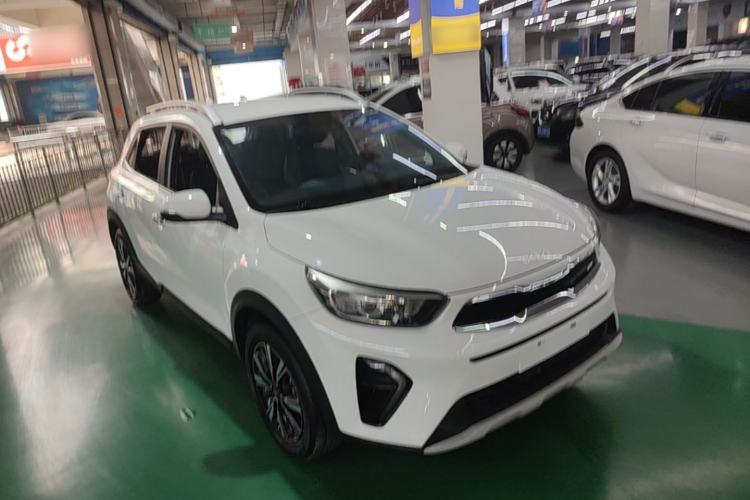 Used Kia kx1 Stonic 2021 1.4L CVT Fun Edition Front Right 45 Deg