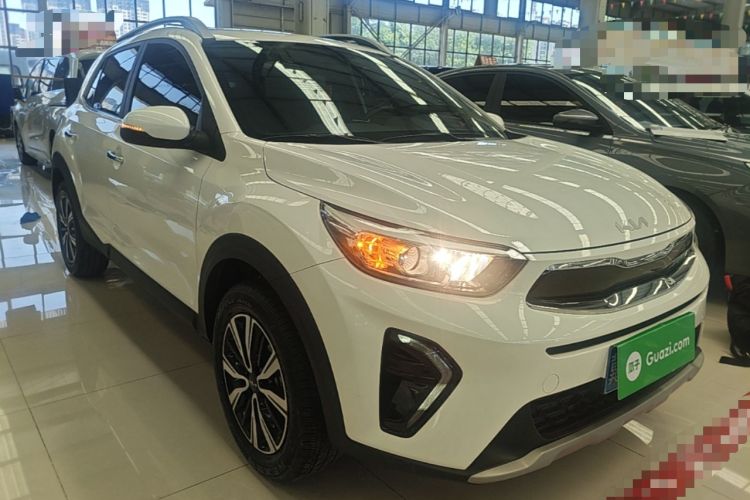 Used Kia kx1 Stonic 2021 1.4L CVT Fun Edition Front Right 45 Deg