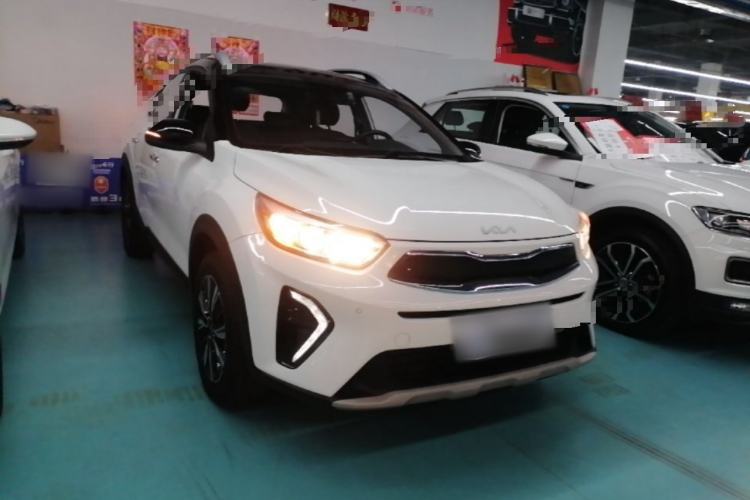 Used Kia kx1 Stonic 2021 1.4L CVT Fun & Sunroof Model Front Right 45 Deg