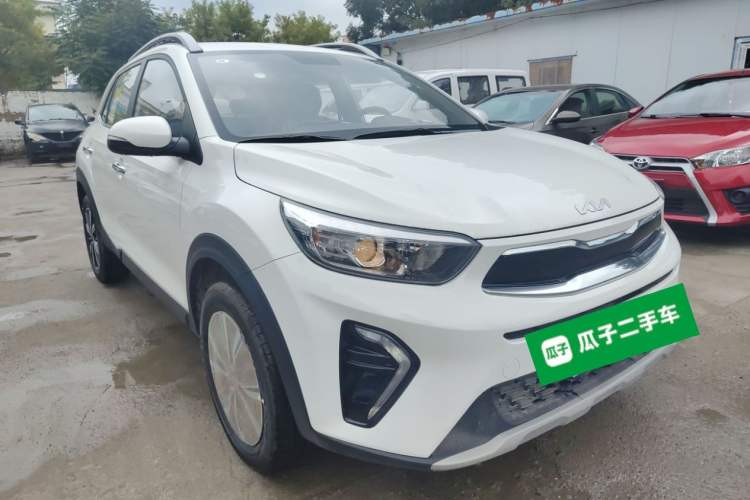 Used Kia kx1 Stonic 2021 1.4L CVT Fun Edition Front Right 45 Deg