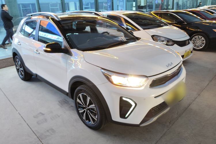 Used Kia kx1 Stonic 2021 1.4L CVT Sunroof Model Front Right 45 Deg