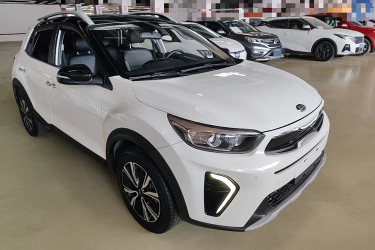 Used Kia kx1 Stonic 2021 1.4L CVT Fun & Sunroof Model Front Right 45 Deg