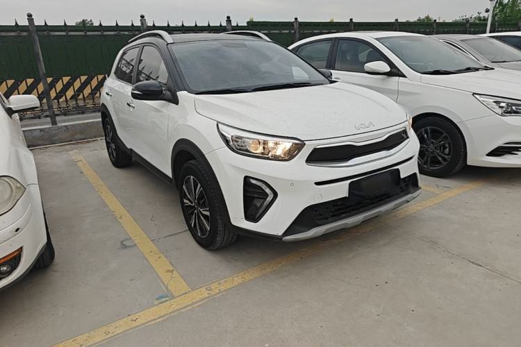 Used Kia kx1 Stonic 2021 1.4L CVT Sunroof Model Front Right 45 Deg