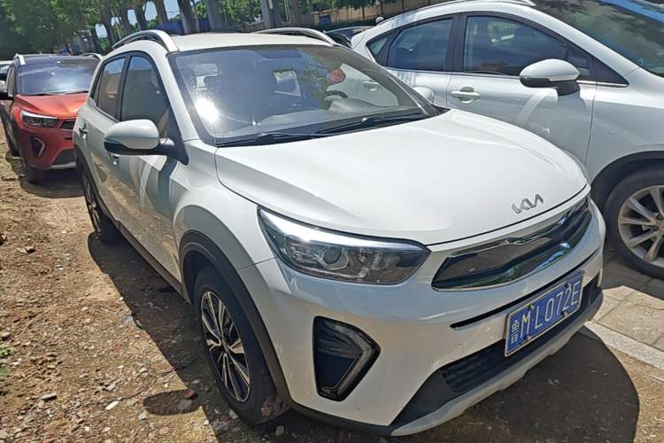 Used Kia kx1 Stonic 2021 1.4L CVT Fun Edition Front Right 45 Deg