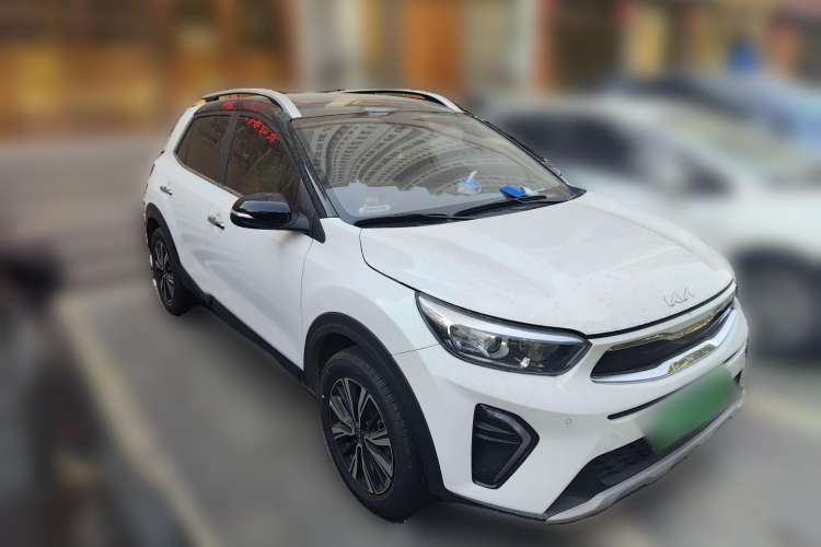 Used Kia kx1 Stonic 2021 1.4L CVT Fun & Sunroof Model Front Right 45 Deg