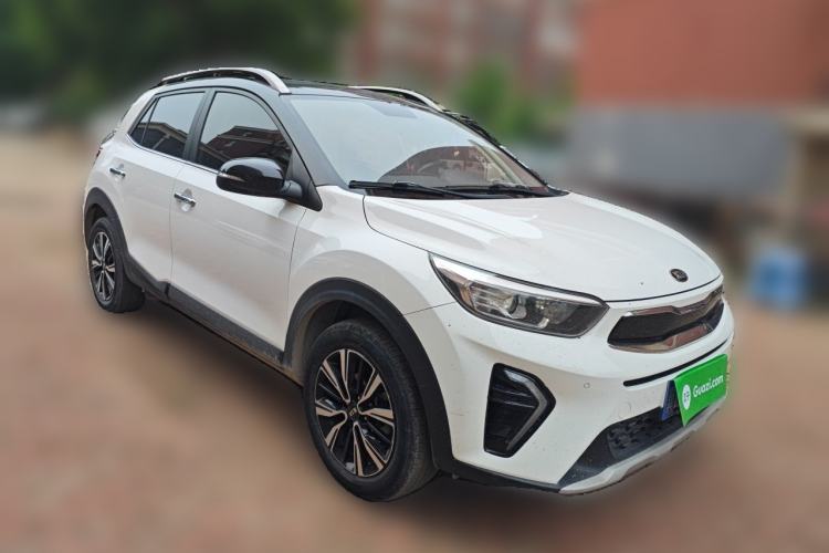 Used Kia kx1 Stonic 2021 1.4L CVT Fun & Sunroof Model Front Right 45 Deg