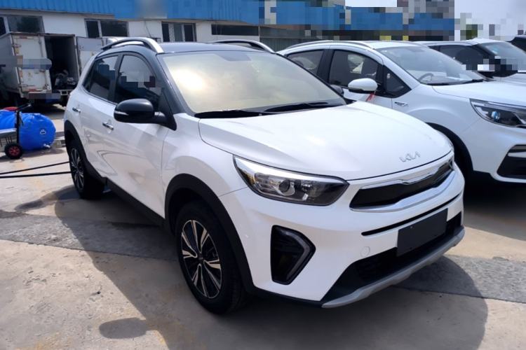 Used Kia kx1 Stonic 2021 1.4L CVT Fun Edition Front Right 45 Deg