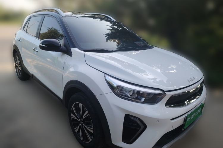 Used Kia kx1 Stonic 2021 1.4L CVT Fun & Sunroof Model Front Right 45 Deg