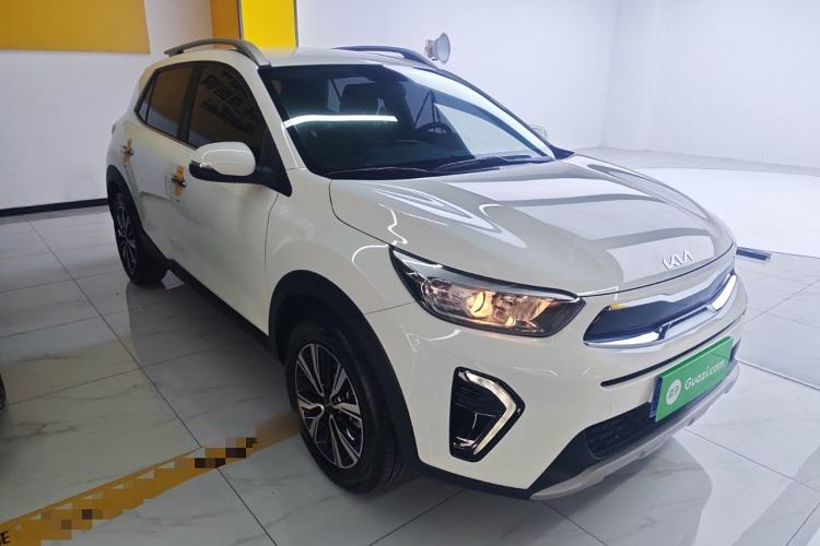 Used Kia kx1 Stonic 2021 1.4L CVT Fun Edition Front Right 45 Deg