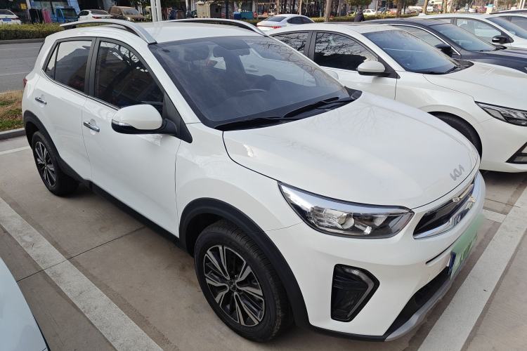 Used Kia kx1 Stonic 2021 1.4L CVT Fun Edition Front Right 45 Deg