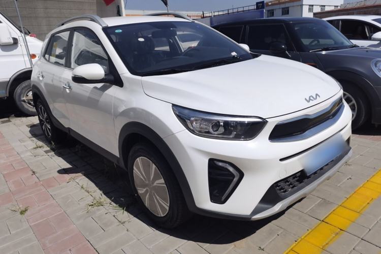 Used Kia kx1 Stonic 2021 1.4L CVT Fun Edition Front Right 45 Deg