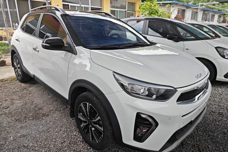 Used Kia kx1 Stonic 2021 1.4L CVT Sunroof Model Front Right 45 Deg