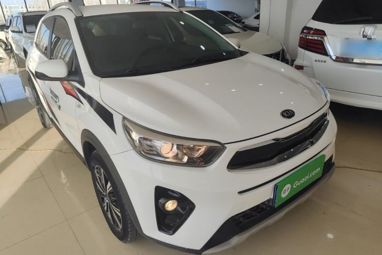 Used Kia kx1 Stonic 2021 1.4L Manual Fun Edition Front Right 45 Deg
