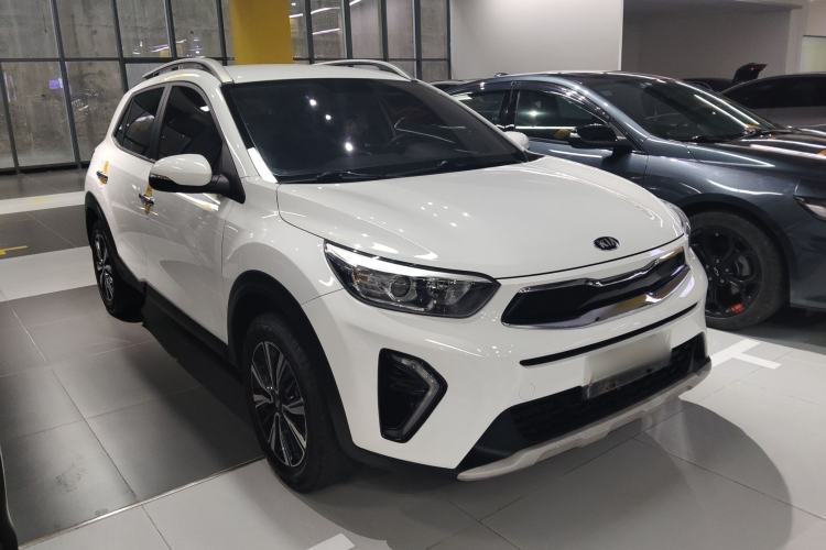 Used Kia kx1 Stonic 2021 1.4L Automatic Fun Edition Front Right 45 Deg