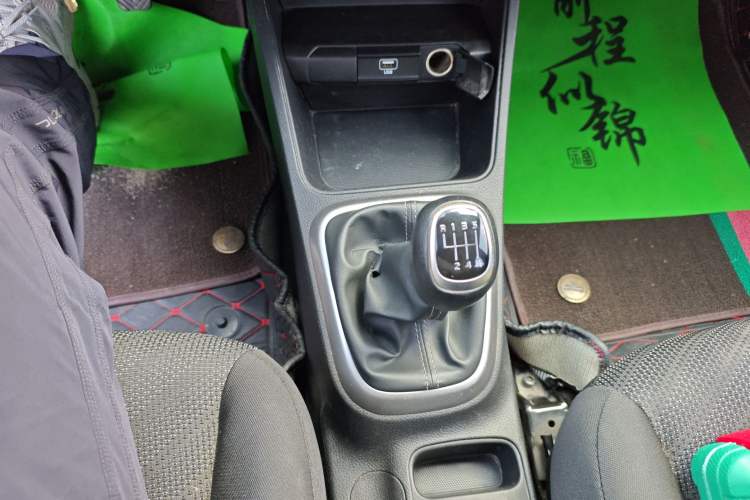 Used Kia kx1 Stonic 2021 1.4L Manual Fun Edition Gear Lever
