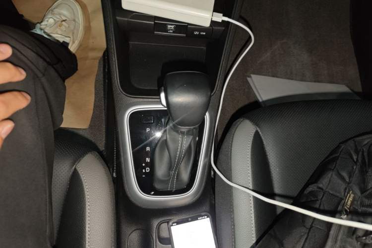 Used Kia kx1 Stonic 2021 1.4L CVT Fun & Sunroof Model Gear Lever