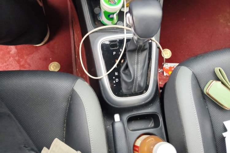 Used Kia kx1 Stonic 2021 1.4L CVT Fun & Sunroof Model Gear Lever