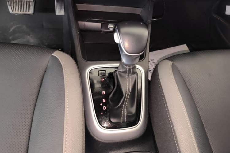 Used Kia kx1 Stonic 2021 1.4L Automatic Fun & Sport Edition Gear Lever