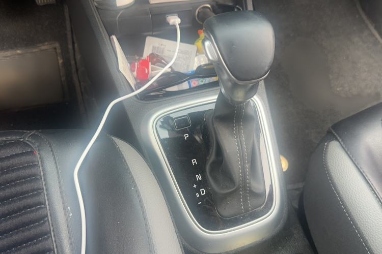 Used Kia kx1 Stonic 2021 1.4L CVT Fun & Sunroof Model Gear Lever