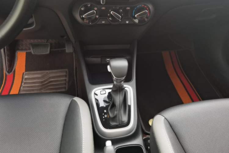 Used Kia kx1 Stonic 2021 1.4L CVT Fun Edition Gear Lever