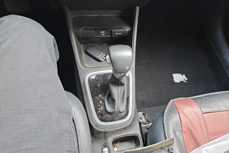 Used Kia kx1 Stonic 2021 1.4L CVT Sunroof Model Gear Lever