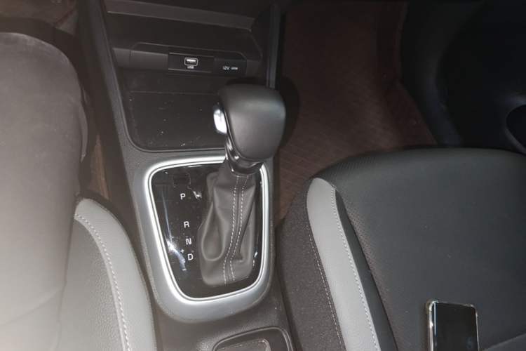 Used Kia kx1 Stonic 2021 1.4L CVT Fun Edition Gear Lever