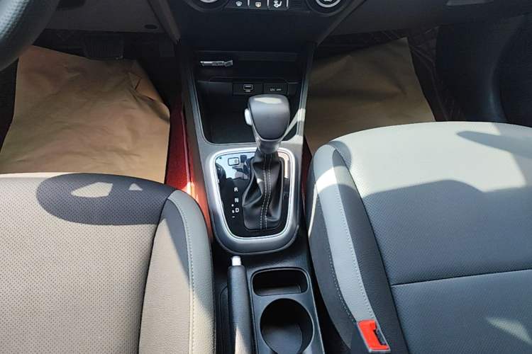 Used Kia kx1 Stonic 2021 1.4L CVT Sunroof Model Gear Lever