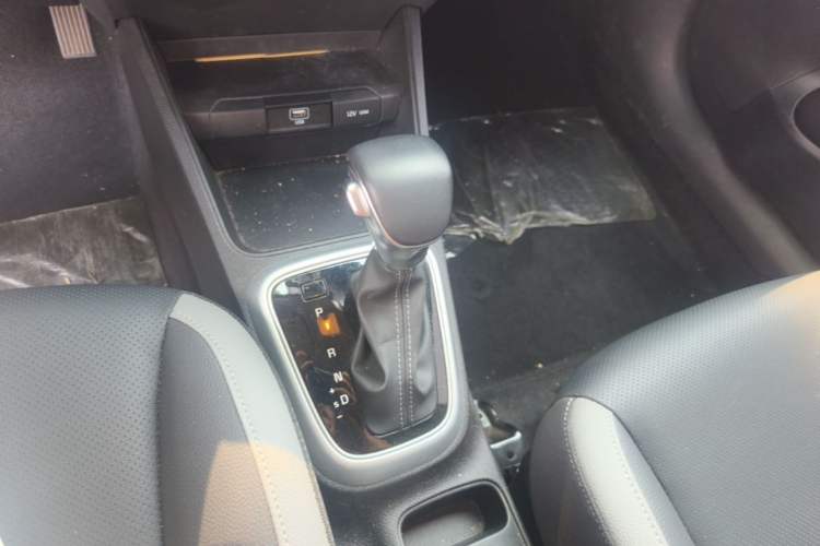 Used Kia kx1 Stonic 2021 1.4L CVT Fun Edition Gear Lever