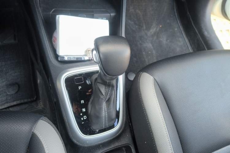 Used Kia kx1 Stonic 2021 1.4L CVT Fun & Sunroof Model Gear Lever