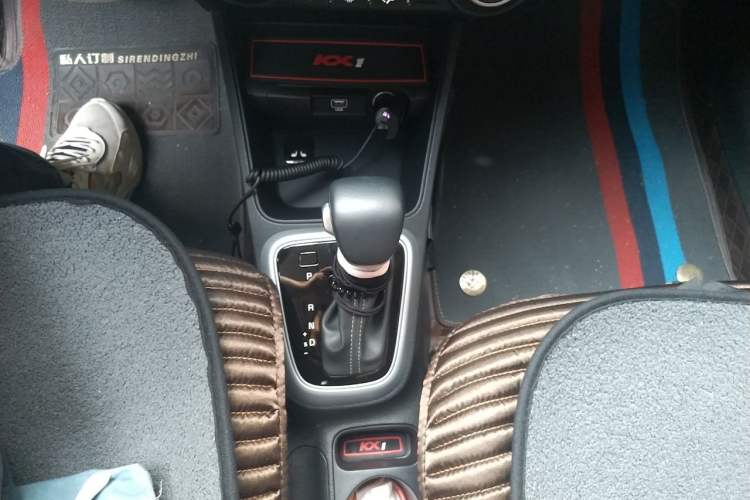 Used Kia kx1 Stonic 2021 1.4L CVT Sunroof Model Gear Lever