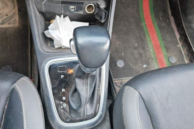 Used Kia kx1 Stonic 2021 1.4L CVT Fun Edition Gear Lever