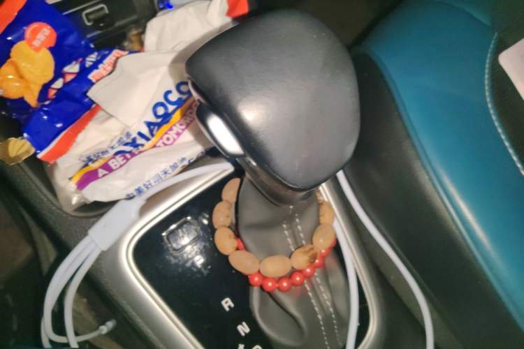 Used Kia kx1 Stonic 2021 1.4L CVT Fun & Sunroof Model Gear Lever