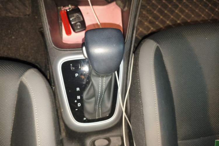 Used Kia kx1 Stonic 2021 1.4L Automatic Fun & Sport Edition Gear Lever