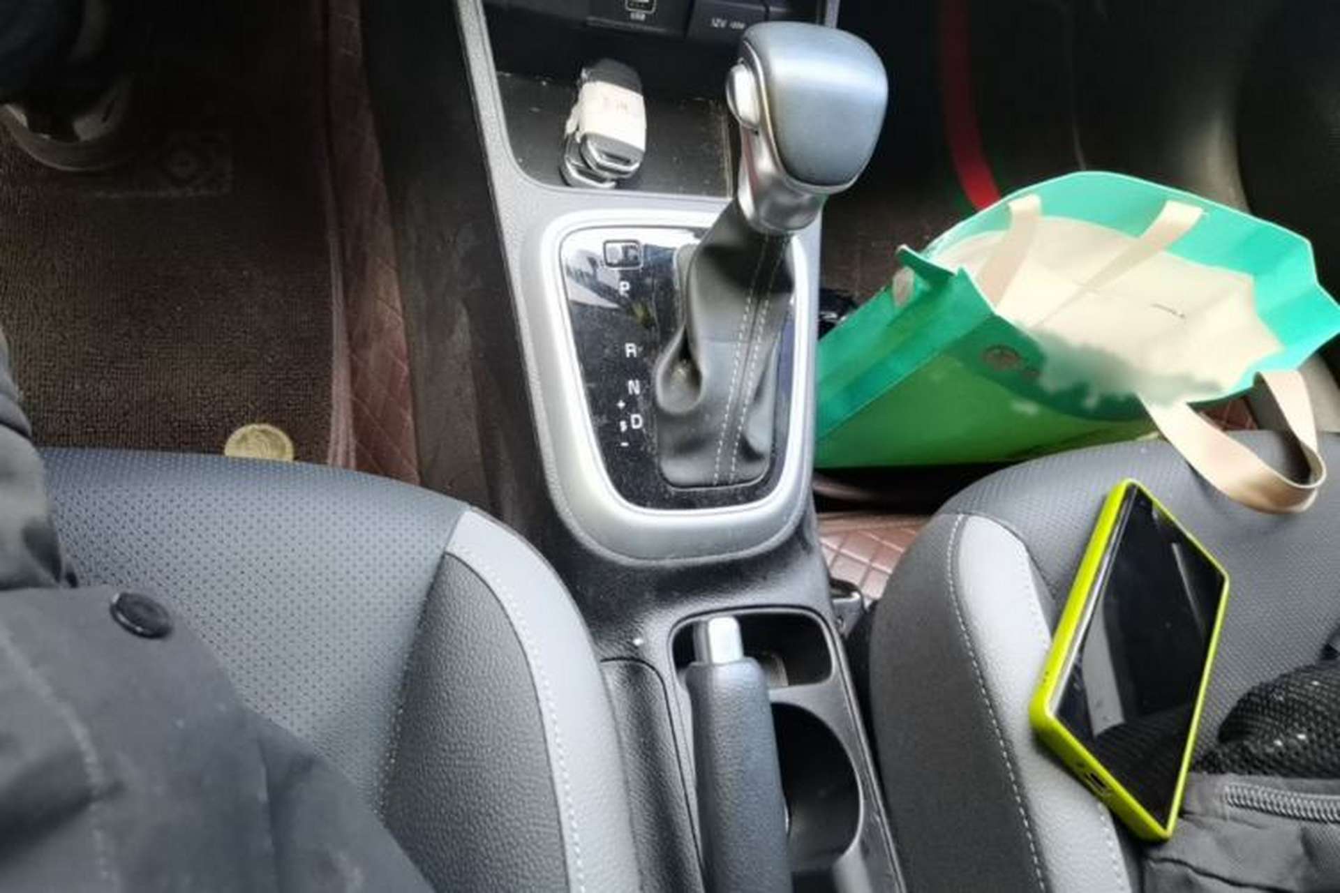 Used Kia kx1 Stonic 2021 1.4L CVT Fun Edition Gear Lever