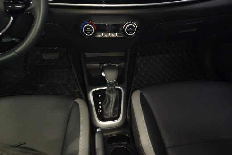 Used Kia kx1 Stonic 2021 1.4L CVT Fun & Sunroof Model Gear Lever