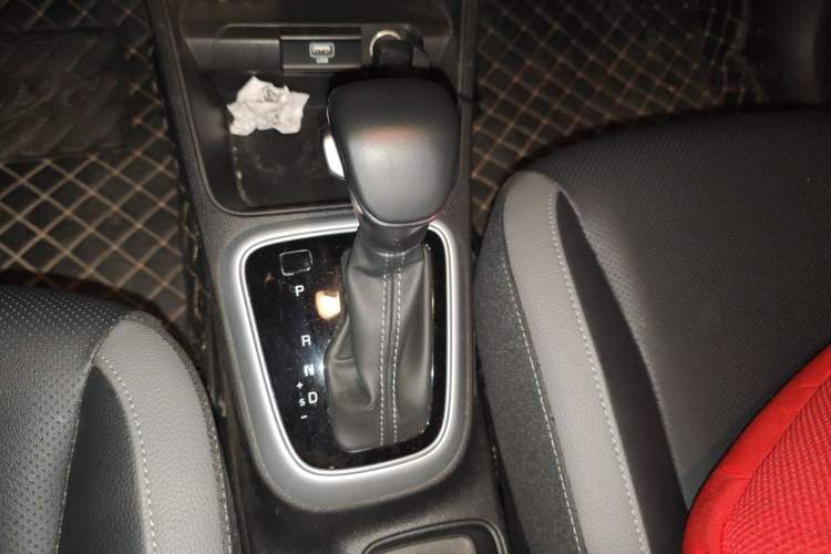 Used Kia kx1 Stonic 2021 1.4L CVT Fun Edition Gear Lever