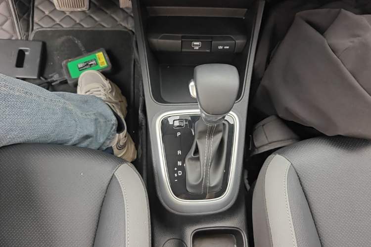 Used Kia kx1 Stonic 2021 1.4L CVT Sunroof Model Gear Lever
