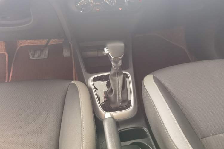 Used Kia kx1 Stonic 2021 1.4L CVT Fun Edition Gear Lever