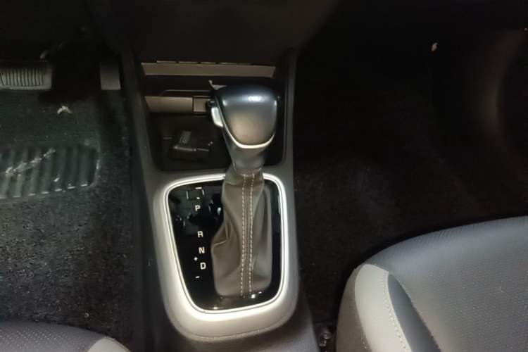 Used Kia kx1 Stonic 2021 1.4L Automatic Fun & Sport Edition Gear Lever