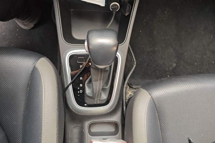 Used Kia kx1 Stonic 2021 1.4L CVT Fun & Sunroof Model Gear Lever