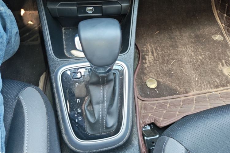 Used Kia kx1 Stonic 2021 1.4L CVT Fun Edition Gear Lever