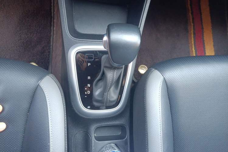 Used Kia kx1 Stonic 2021 1.4L CVT Fun Edition Gear Lever