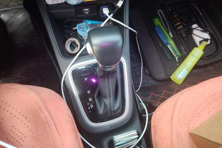 Used Kia kx1 Stonic 2021 1.4L CVT Fun & Sunroof Model Gear Lever